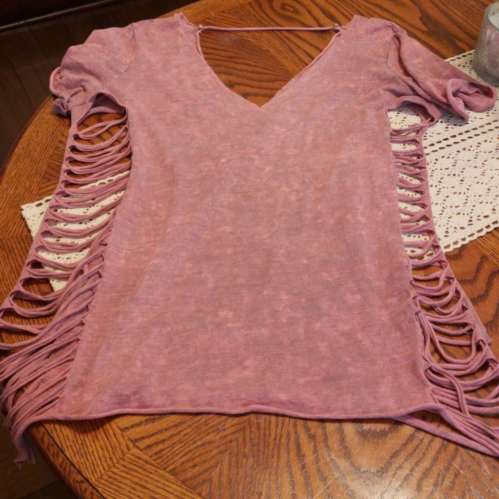 Gimmicks cut up tee